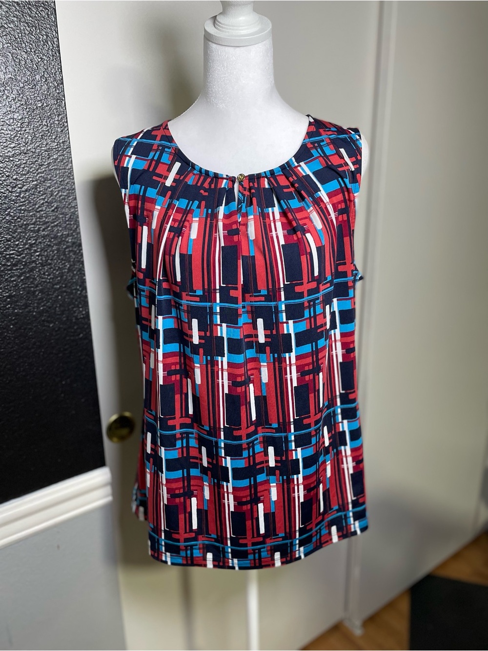 Tahari Sleeveless Geometric Print Camisole in Navy, Red & Teal